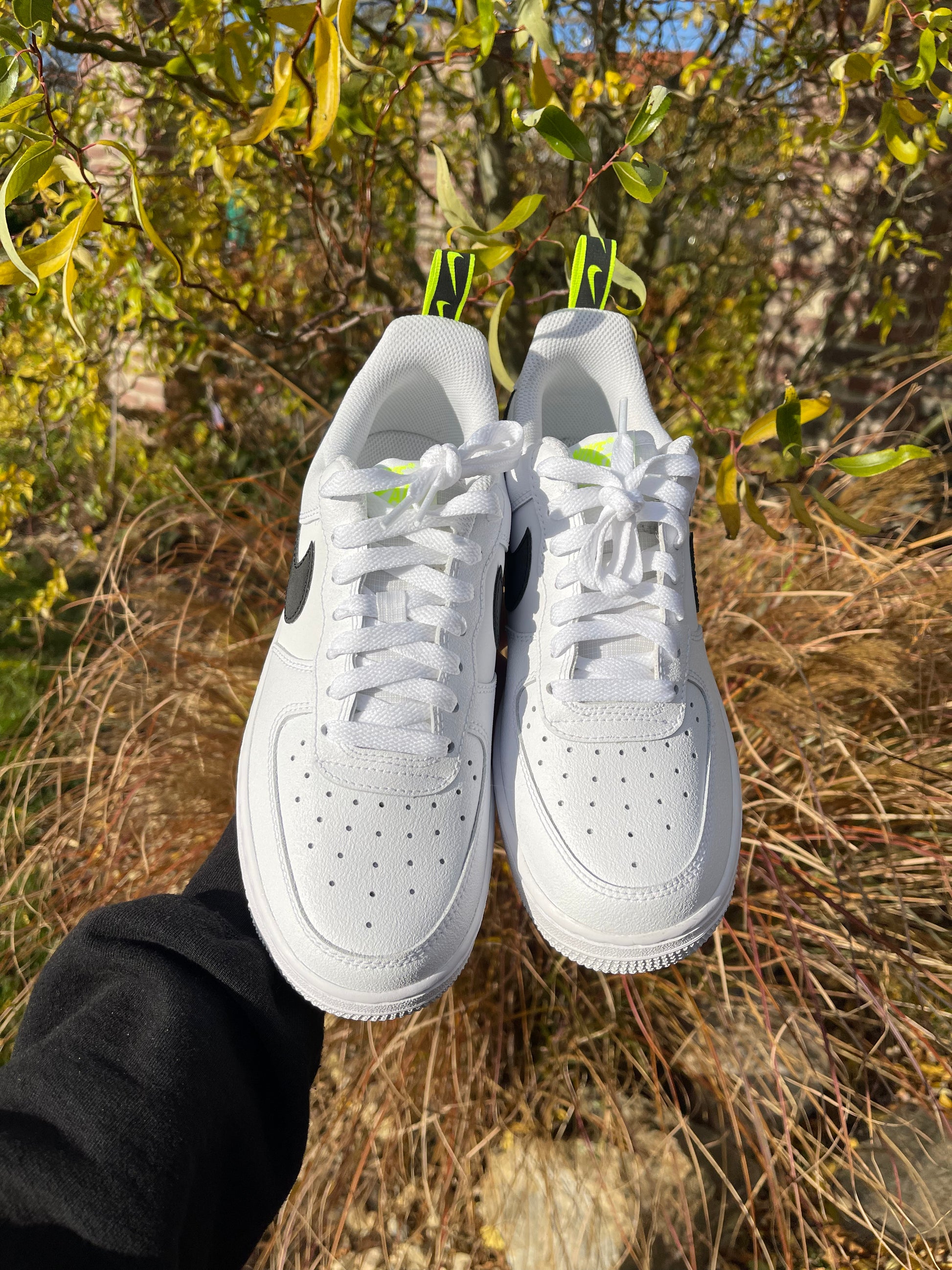 Nike Air Force 1 07 White Black Volt 38.5 The Vintage Store